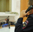 В Каменске-Уральском охранник с другом украл в магазине масло на 10 тысяч рублей - КП Екатеринбург
