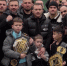 Сотни фанатов торжественно встретили чемпиона UFC Петра Яна в аэропорту Кольцово - ГТРК Урал